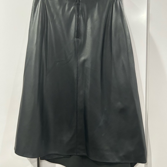 Alice + Olivia Leather Asymmetrical Black Skirt Size 4 S - Picture 5 of 6